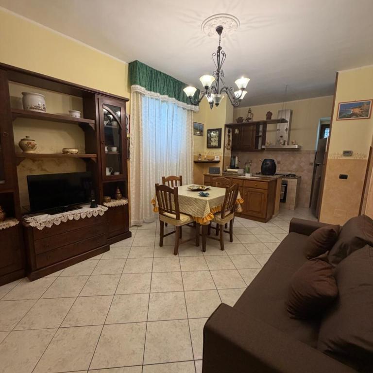 Casa Vacanze V&L - Two-Bedroom House - 1