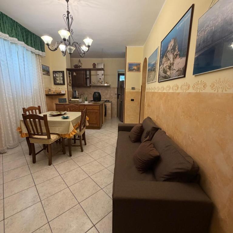 Casa Vacanze V&L - Two-Bedroom House - 2