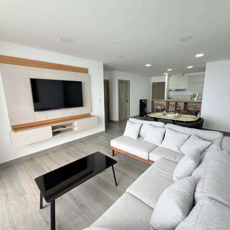 Sunset Luxury Penthouse - Ocean Club - Three-Bedroom Apartment - 3