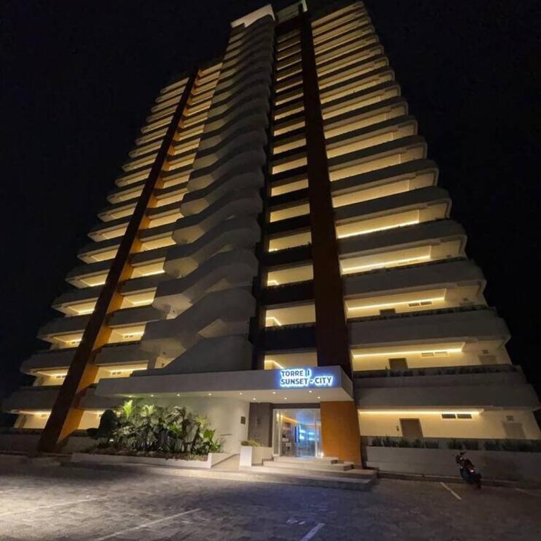 Sunset Luxury Penthouse - Ocean Club - Three-Bedroom Apartment - 5