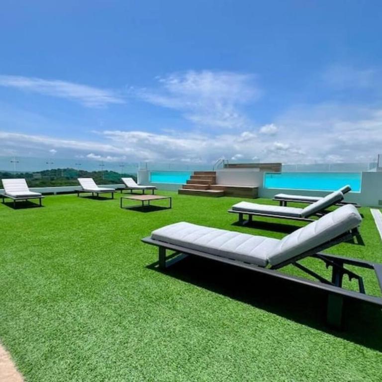Sunset Luxury Penthouse - Ocean Club - Three-Bedroom Apartment - 10