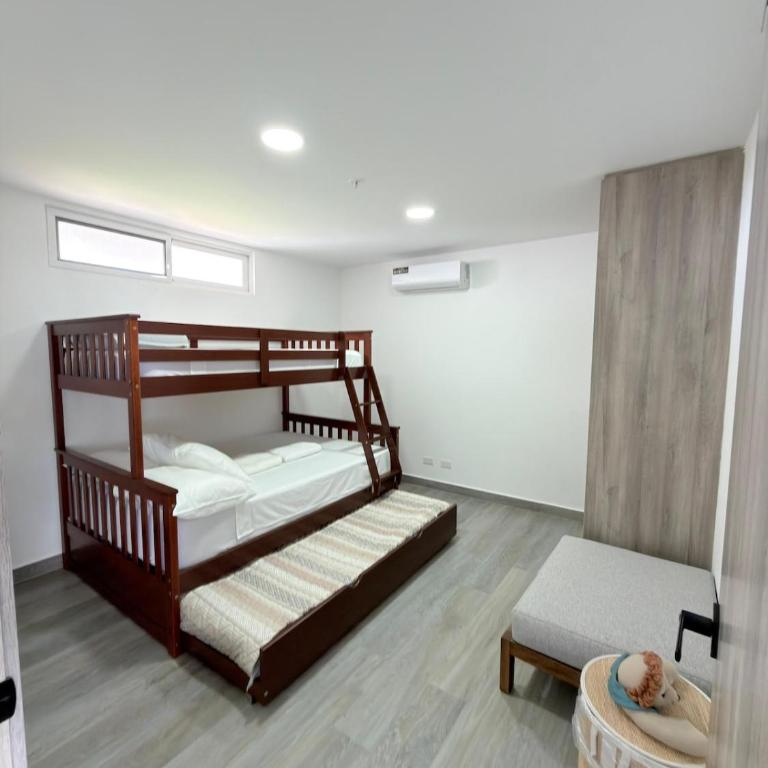 Sunset Luxury Penthouse - Ocean Club - Three-Bedroom Apartment - 22