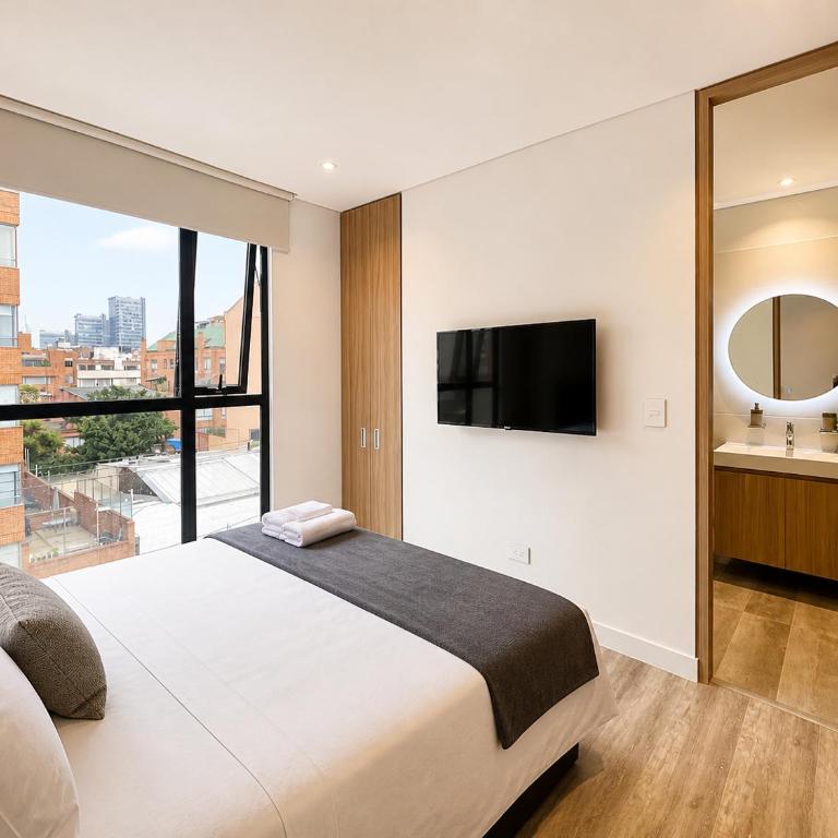 Icon Apartments - One-Bedroom Deluxe Apartment - 4