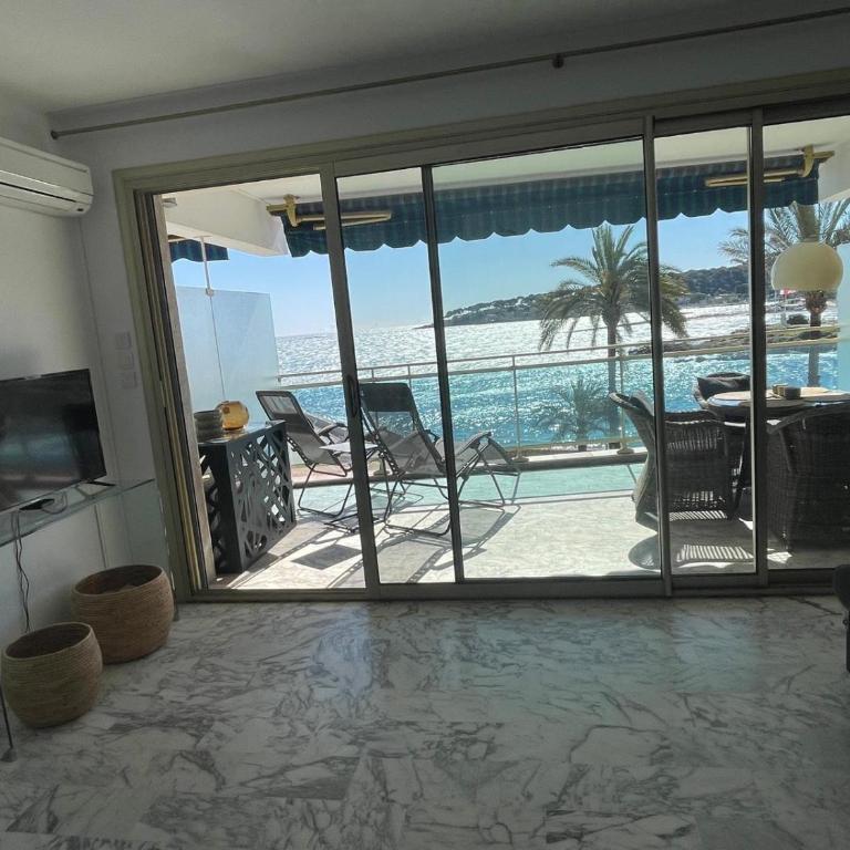 Appartement Antibes terrasse en front de mer - Studio - Vue sur Mer - 6