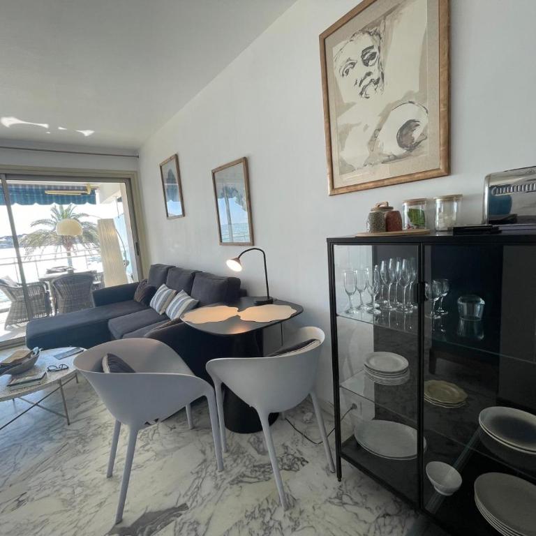 Appartement Antibes terrasse en front de mer - Studio - Vue sur Mer - 9