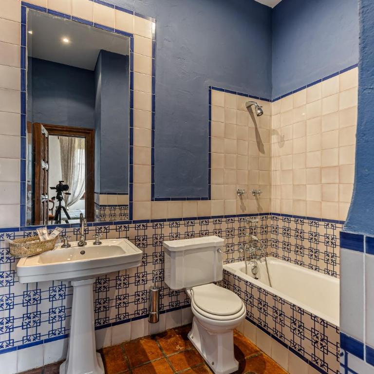 Queens hotel Toledo - Habitación Cuádruple con baño privado - 8
