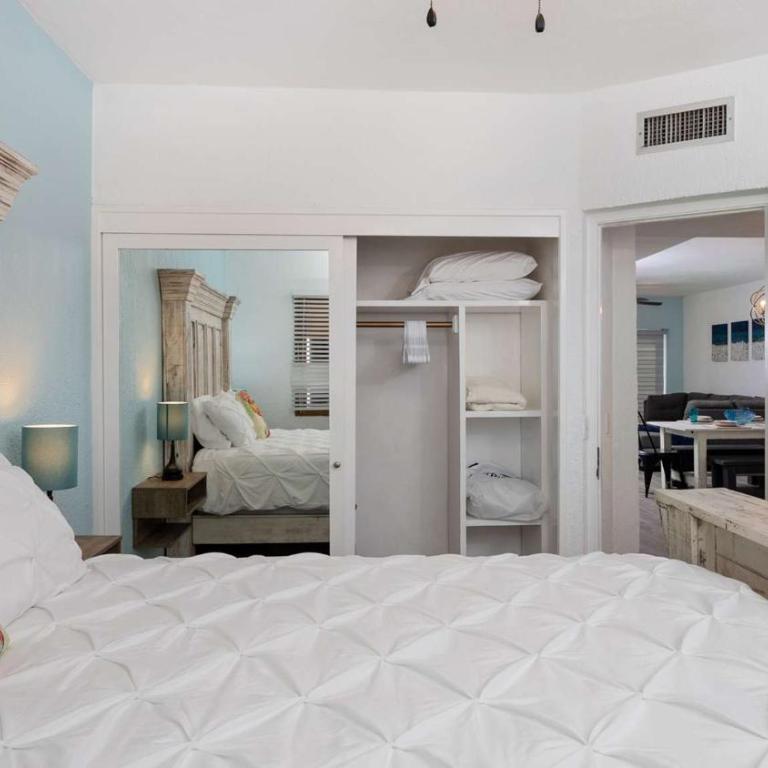 Stunning 5th-Level Condo w Pool Princesa E-504 - Apartamento - 17