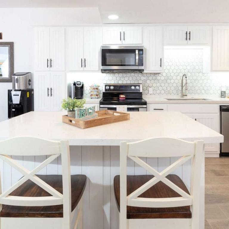 Stunning 5th-Level Condo w Pool Princesa E-504 - Apartamento - 18