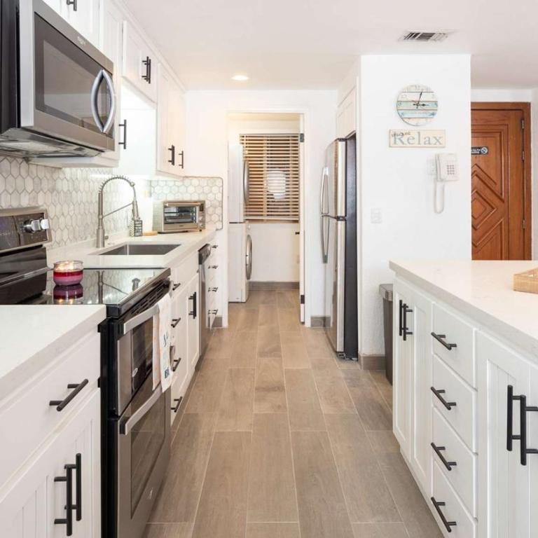 Stunning 5th-Level Condo w Pool Princesa E-504 - Apartamento - 21