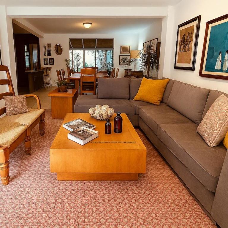 Hidden Gem - Spacious, Quiet & Elegant Home - Three-Bedroom House - 1