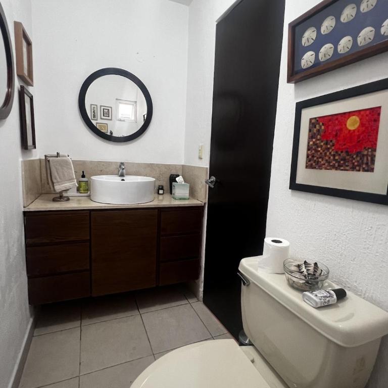 Hidden Gem - Spacious, Quiet & Elegant Home - Three-Bedroom House - 28