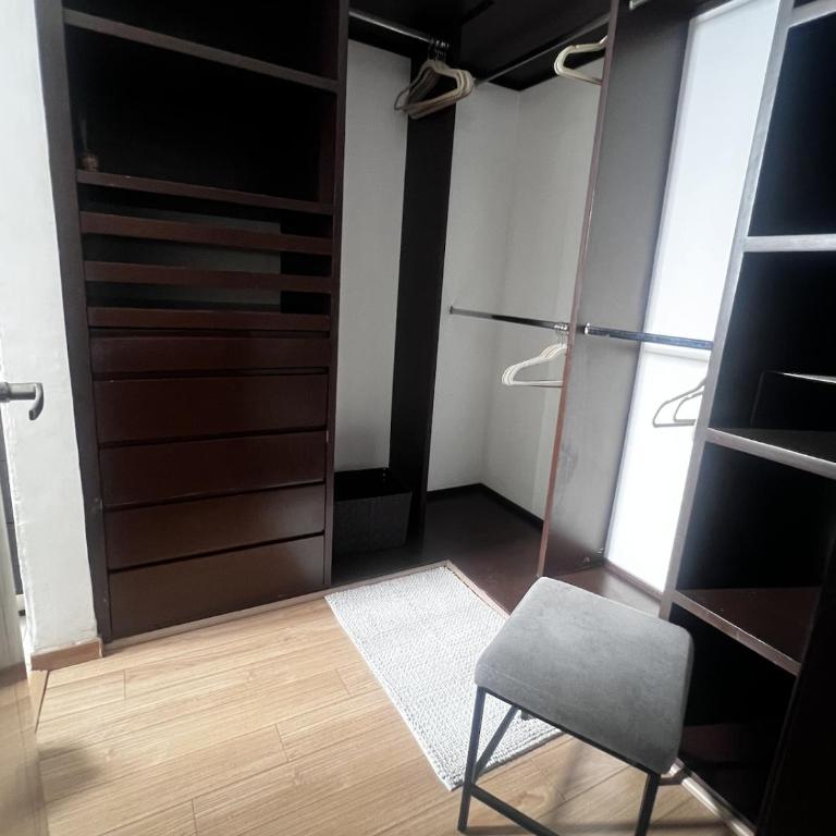 Hidden Gem - Spacious, Quiet & Elegant Home - Three-Bedroom House - 55