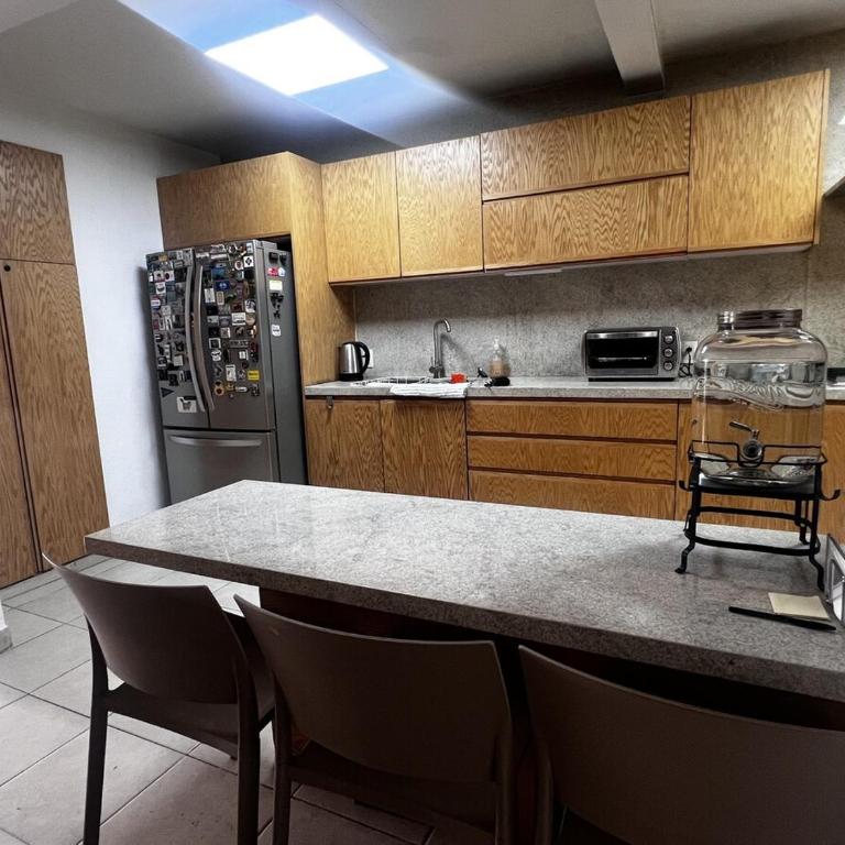 Hidden Gem - Spacious, Quiet & Elegant Home - Three-Bedroom House - 60