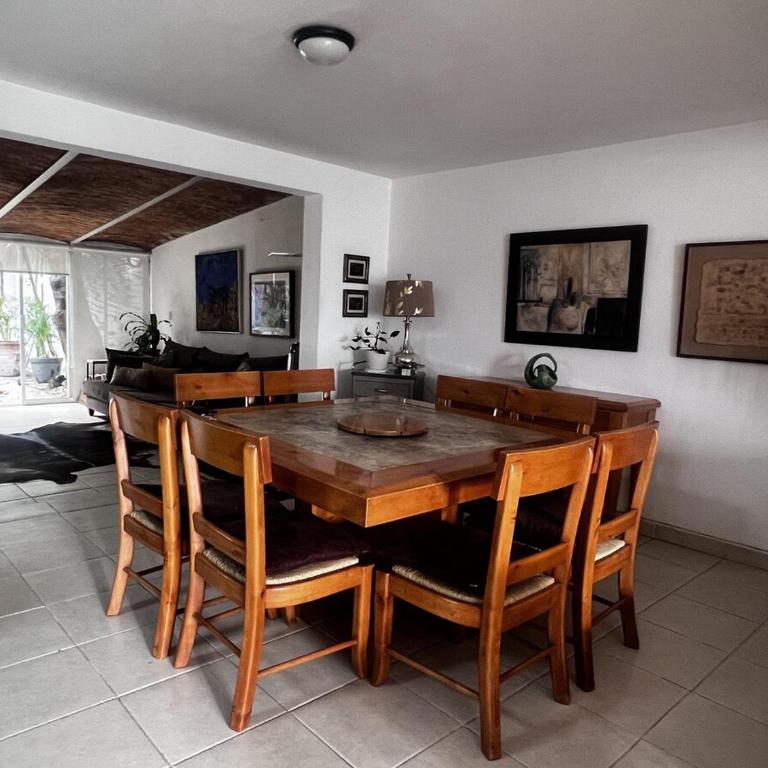 Hidden Gem - Spacious, Quiet & Elegant Home - Three-Bedroom House - 61
