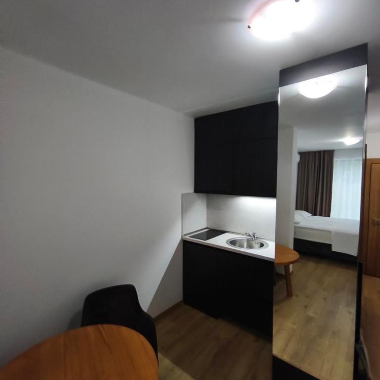 Sound of Silence Apartments - Studio - 3