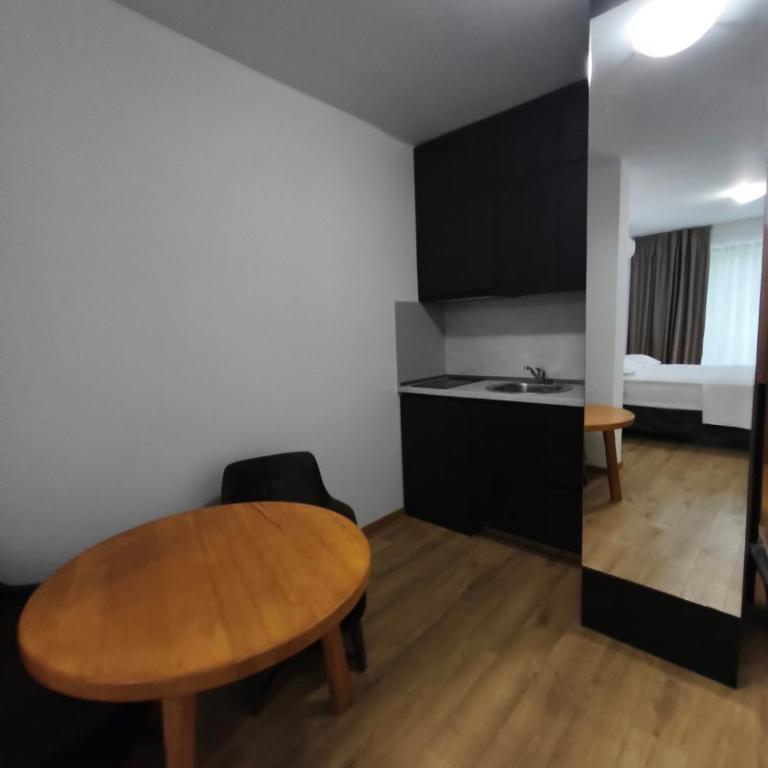 Sound of Silence Apartments - Studio - 4