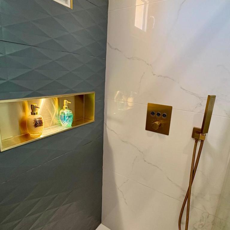 Appartement 2 chambres, climatisé, 450m de la mer, 150m du centre St Aygulf - Appartamento con 2 Camere da Letto, Terrazza e Vista Mare - 17