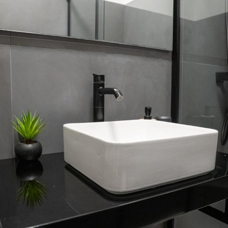 Oktò apartments Milazzo - Camera Matrimoniale con Bagno Privato - 11