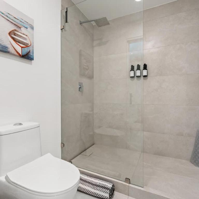 Great Location 3BR Condo walk to Beach & Downtown - Apartamento - 25