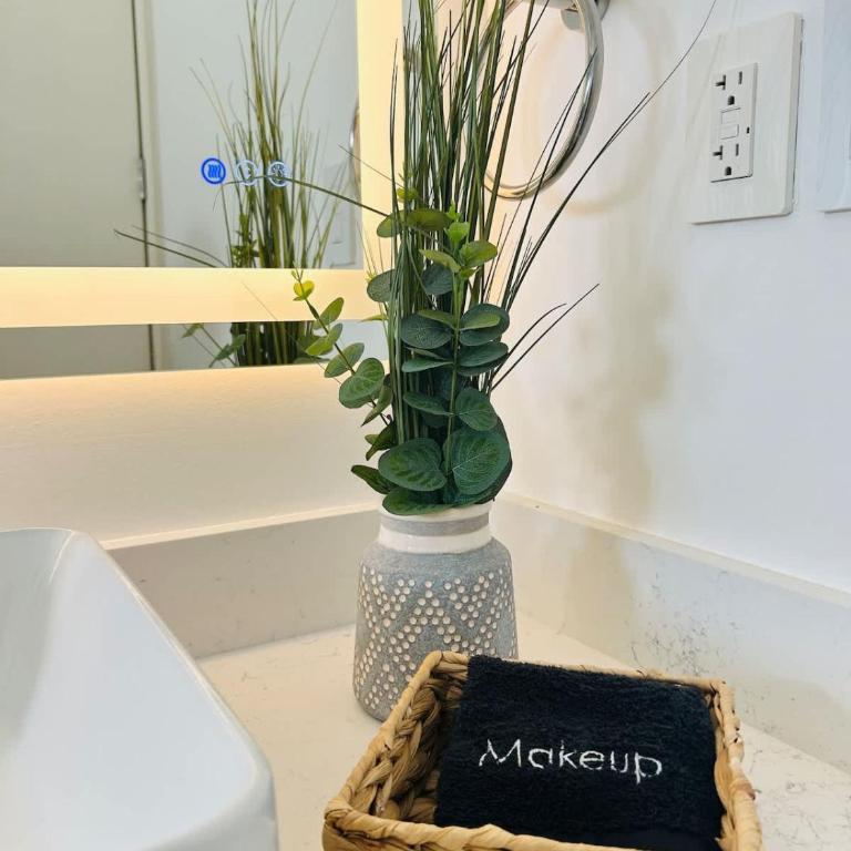 Great Location 3BR Condo walk to Beach & Downtown - Apartamento - 33