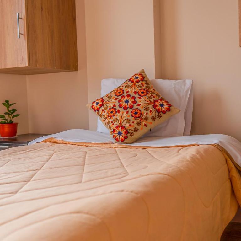 UMARU HOTEL Ayacucho - Twin Room - 4