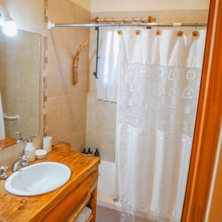 MICHAY cabaña C en la base del Cerro catedral a 350 metros de los medios de elevación - Apartamento de 1 dormitorio - 3