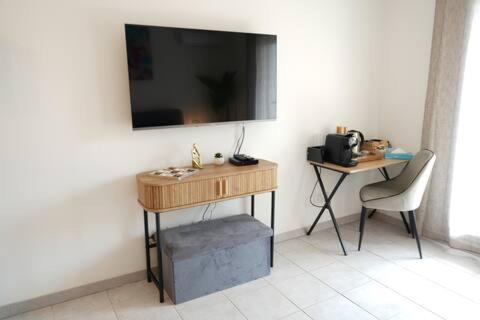 Studio modern avec terrasse et parking a 15 min de cannes - Appartement 1 Chambre avec Terrasse - 5