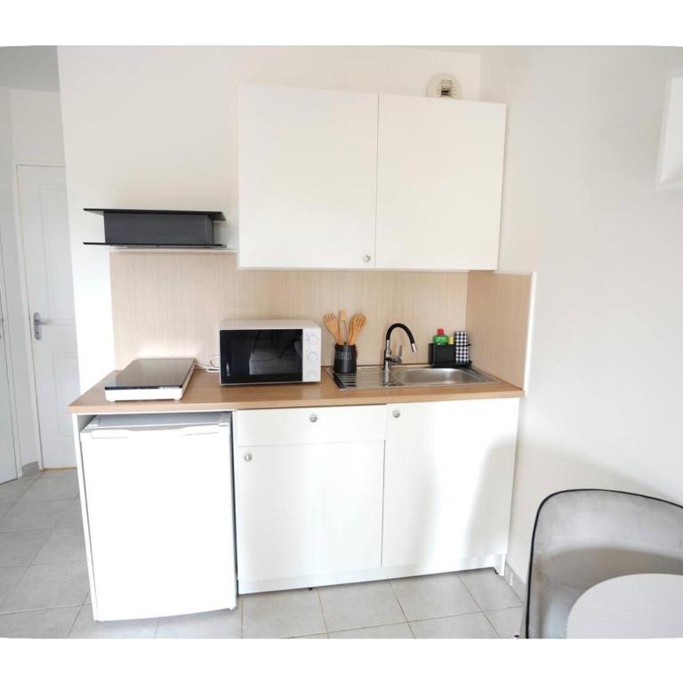 Studio modern avec terrasse et parking a 15 min de cannes - Appartement 1 Chambre avec Terrasse - 15