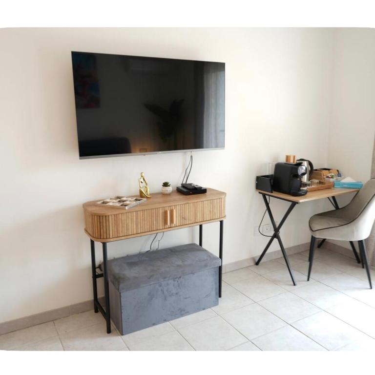 Studio modern avec terrasse et parking a 15 min de cannes - Appartement 1 Chambre avec Terrasse - 8