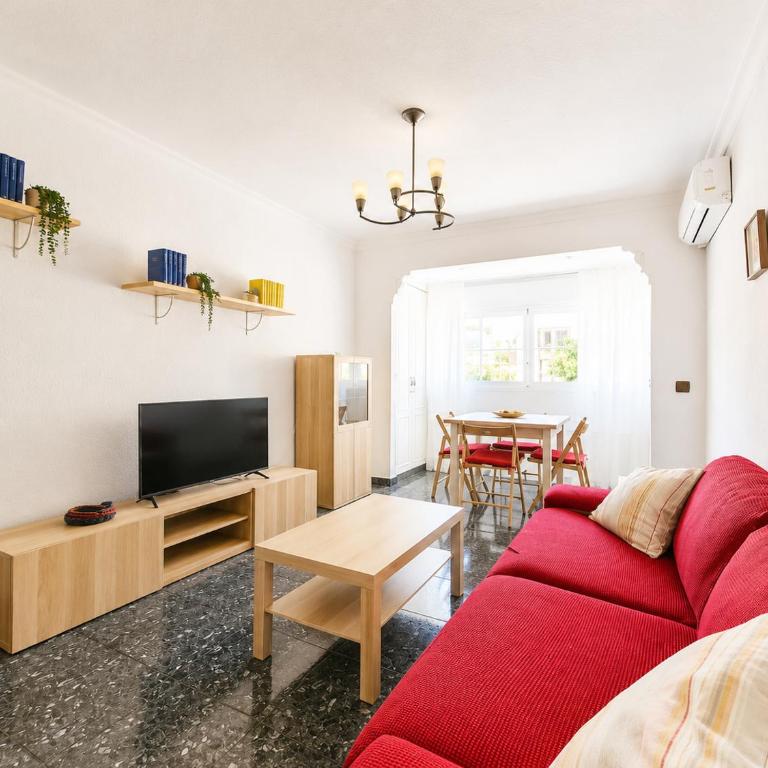 APARTAMENTO CASTILLA - Three-Bedroom Apartment - 1