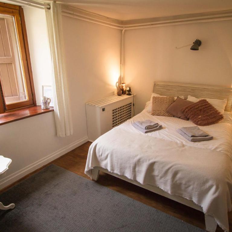 Bed and Breakfast Les Airelles - Chambre Familiale - Vue sur Montagne - 5