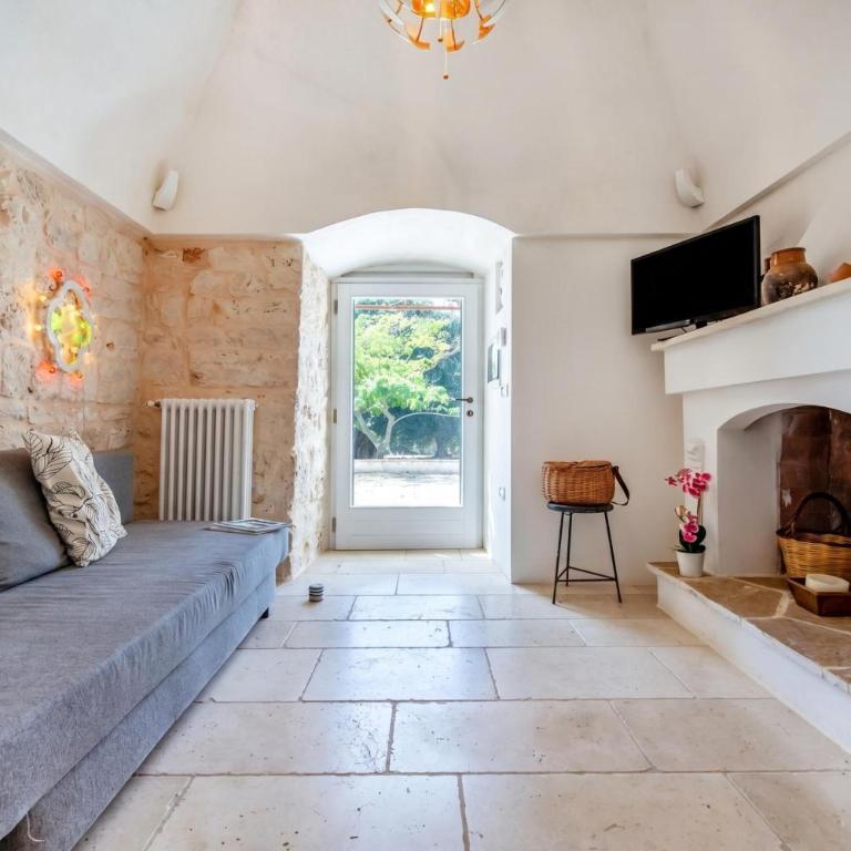 Trullo Fedele Grande125 - Happy Rentals - Three-Bedroom Villa - 2