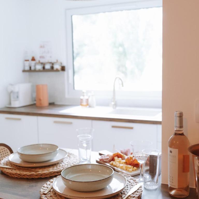 Appartement Suite Ananda, Spa Balnéo, vue lac, parking gratuit, cuisine tout équipée, wifi, refait à neuf tout confort, idéal pour une escapade détente - Apartamento de 1 dormitorio - 13