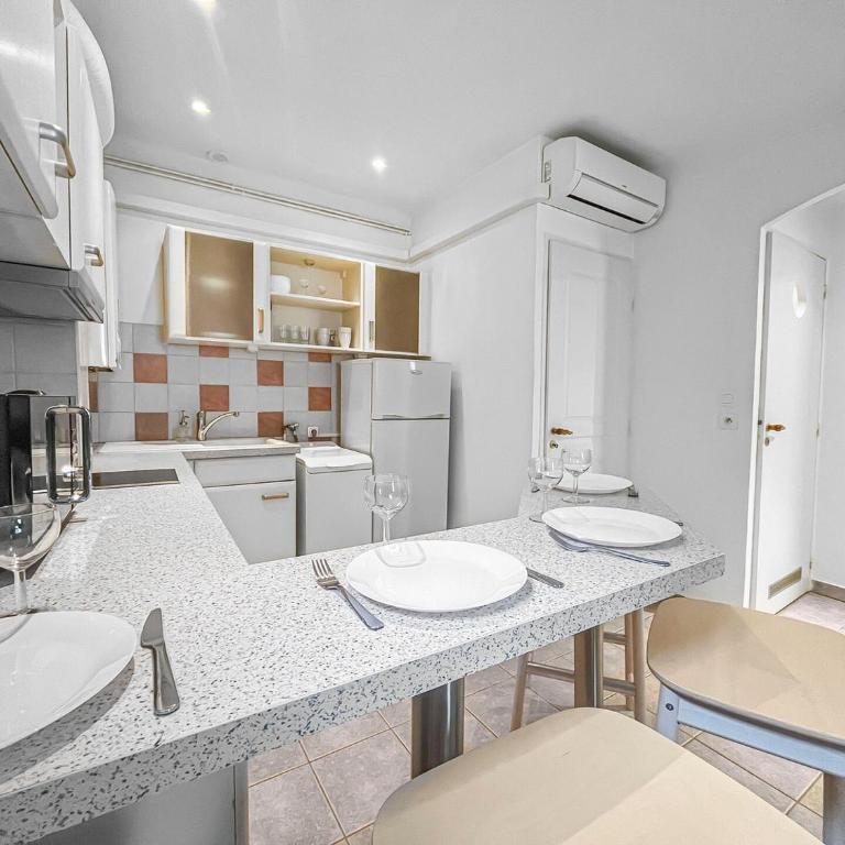 Couché de Soleil à Cannes - Centre Ville - PALAIS DES FESTIVAL 6min - LA CROISETTE 2min- YourPrimeHostConciergerie - Apartamento de 1 dormitorio - 8