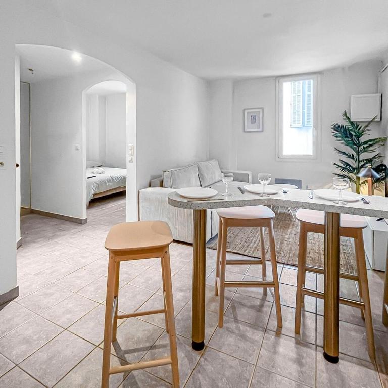 Couché de Soleil à Cannes - Centre Ville - PALAIS DES FESTIVAL 6min - LA CROISETTE 2min- YourPrimeHostConciergerie - Apartamento de 1 dormitorio - 10