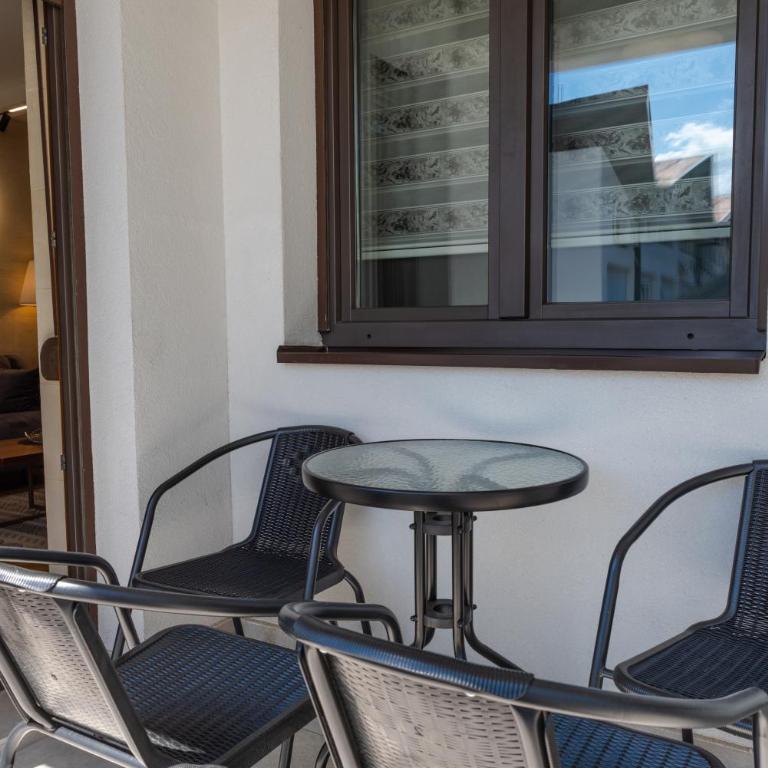 Apartmani Central 5 & Free Parking - One-Bedroom Apartment - 14