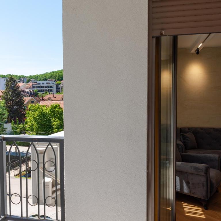 Apartmani Central 5 & Free Parking - One-Bedroom Apartment - 24