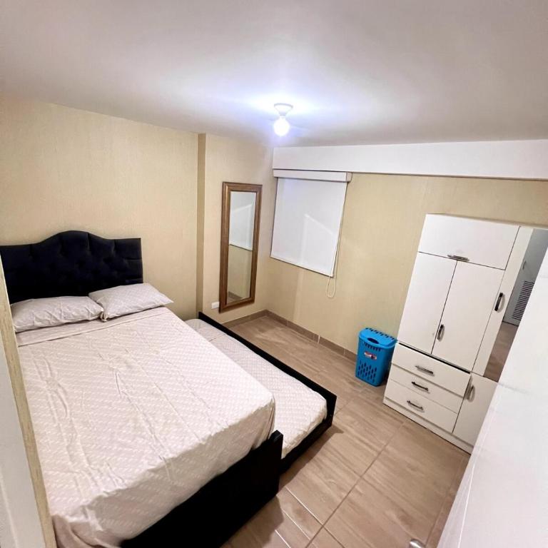 My Home is your Home in Lima - Three-Bedroom Apartment - 9