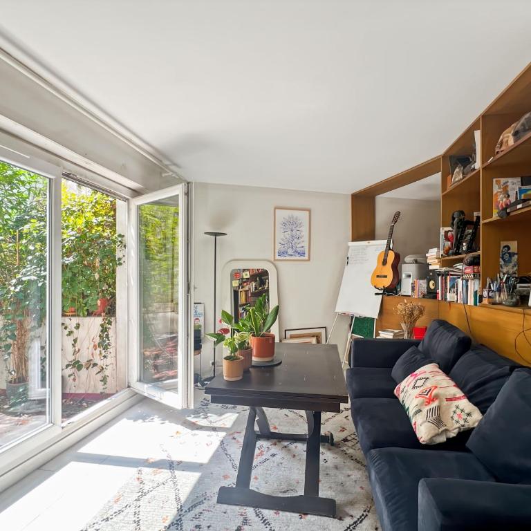 Sunny Flat Steps from Metro & Shops in Montmartre Area - Appartement 1 Chambre - 2