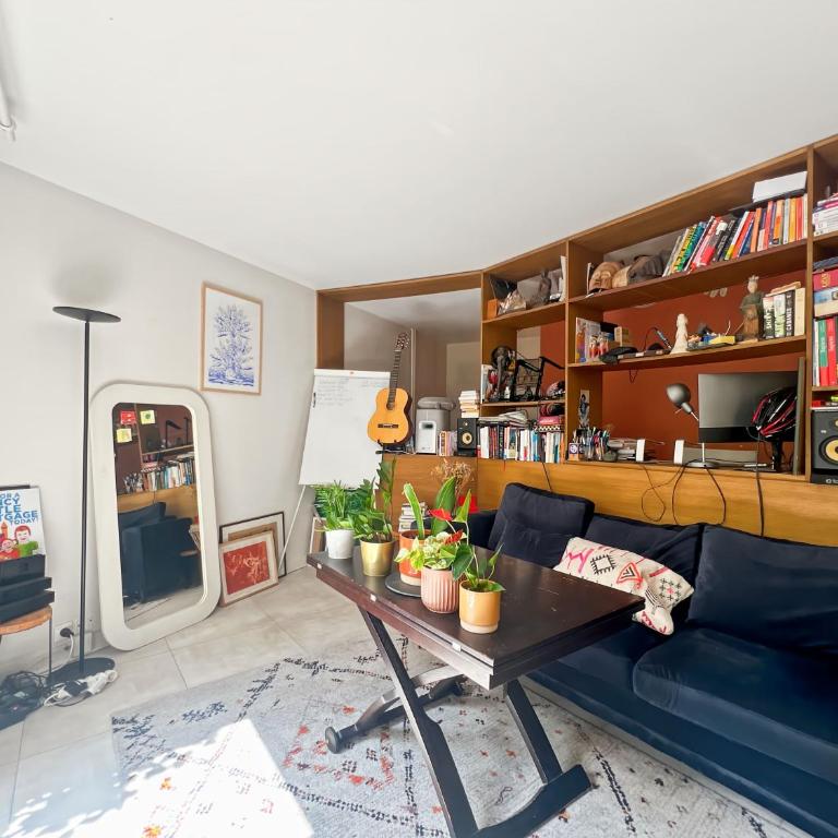 Sunny Flat Steps from Metro & Shops in Montmartre Area - Appartement 1 Chambre - 3