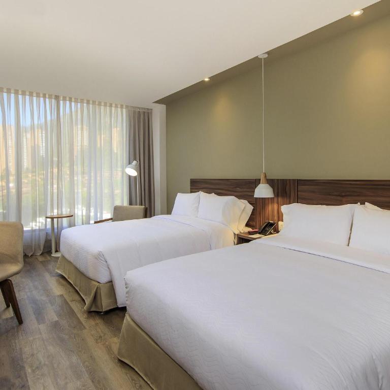 Novotel Medellin El Tesoro - Habitación Doble Estándar con 2 camas dobles - 3