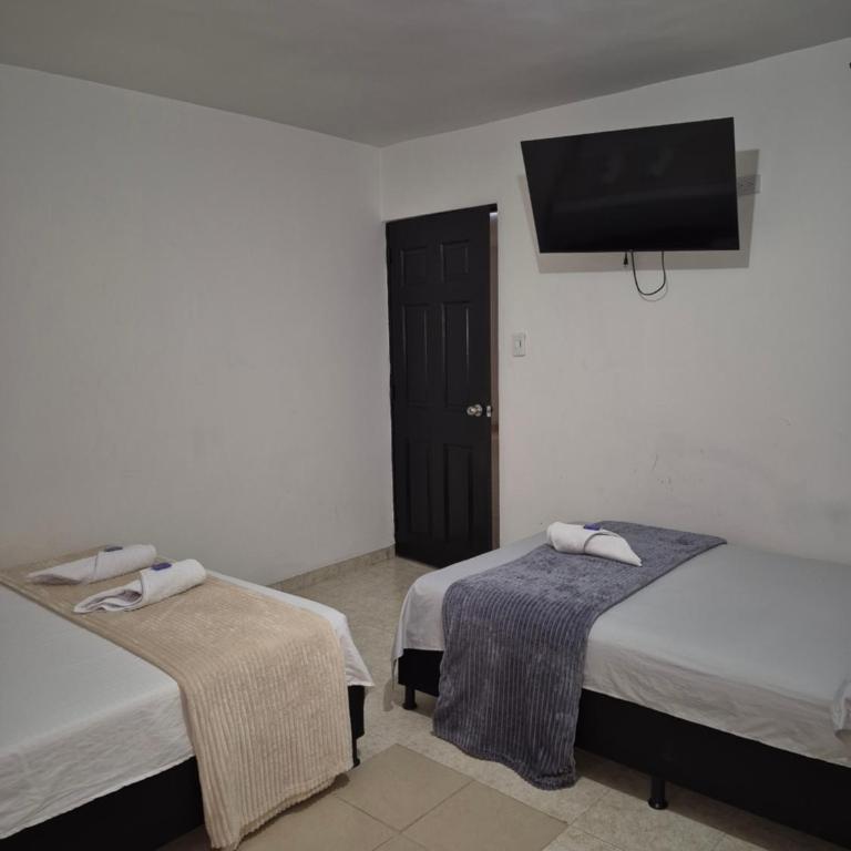 Hotel Ortega la 33 - Deluxe Double Room with Shower - 1