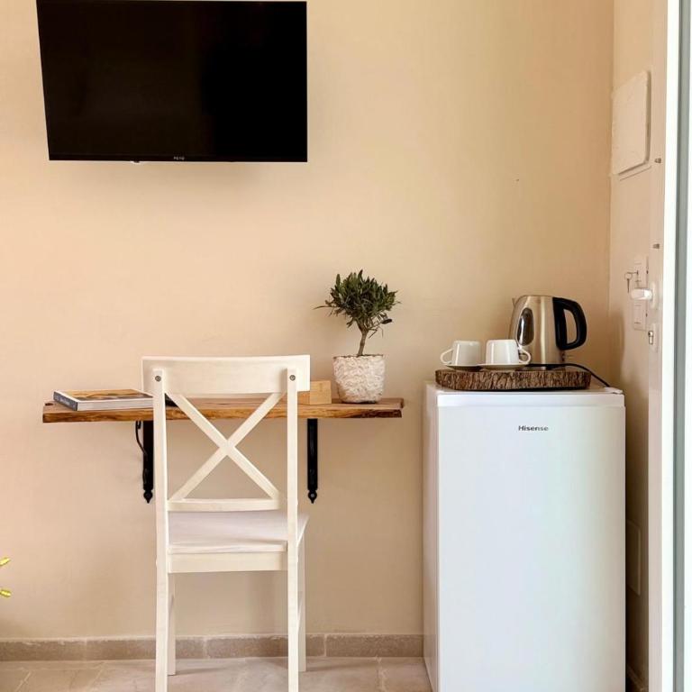 Borgo Santa Chiara - Camera Tripla con Bagno Privato - 1