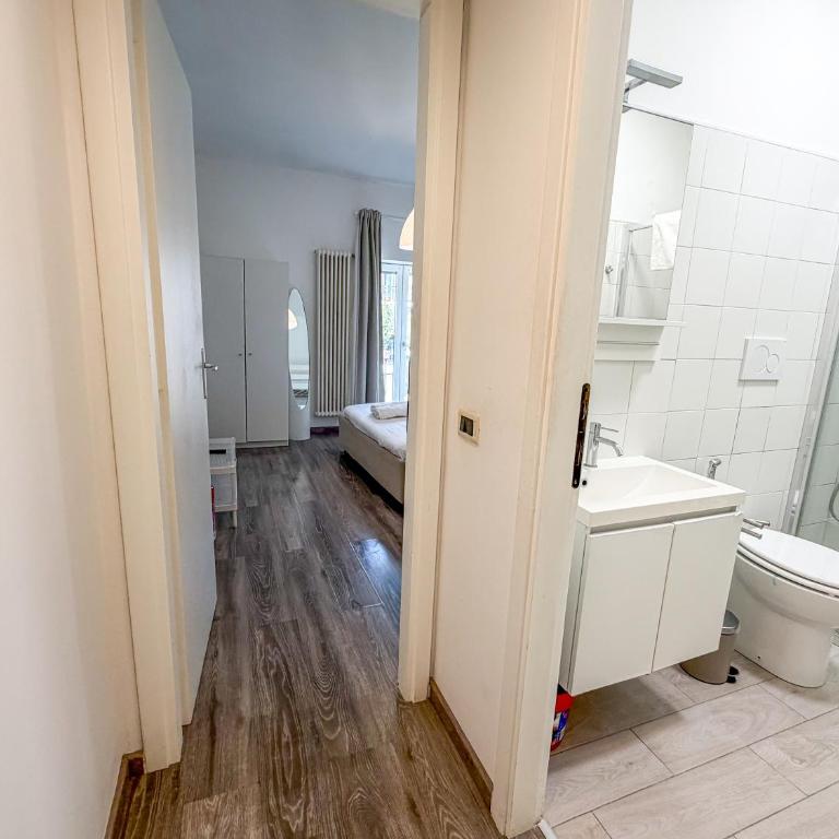 Milan-Porta Venezia Apartment AC Wi-Fi - One-Bedroom Apartment - 9