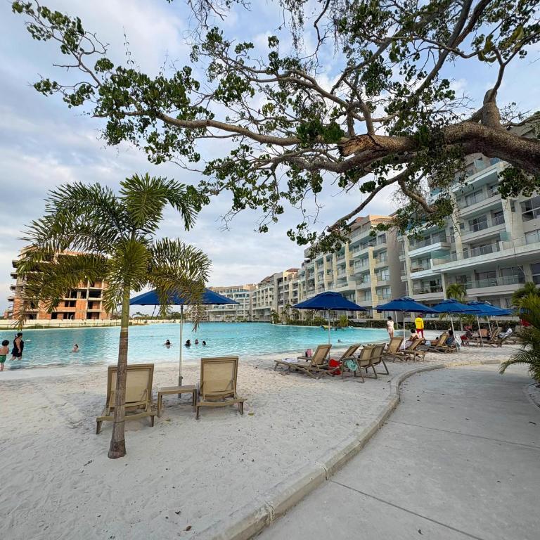 Resort with Private Beach Peace and Nature - One-Bedroom Apartment with Terrace - 5