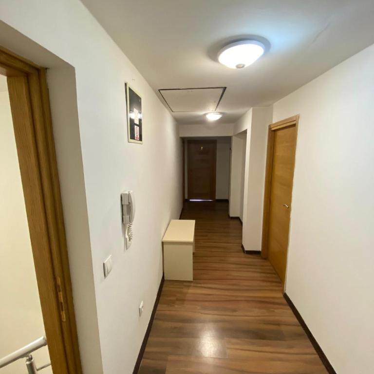Otoka Hostel - Dvokrevetna Soba sa Bračnim Krevetom i Sopstvenim Kupatilom - 3