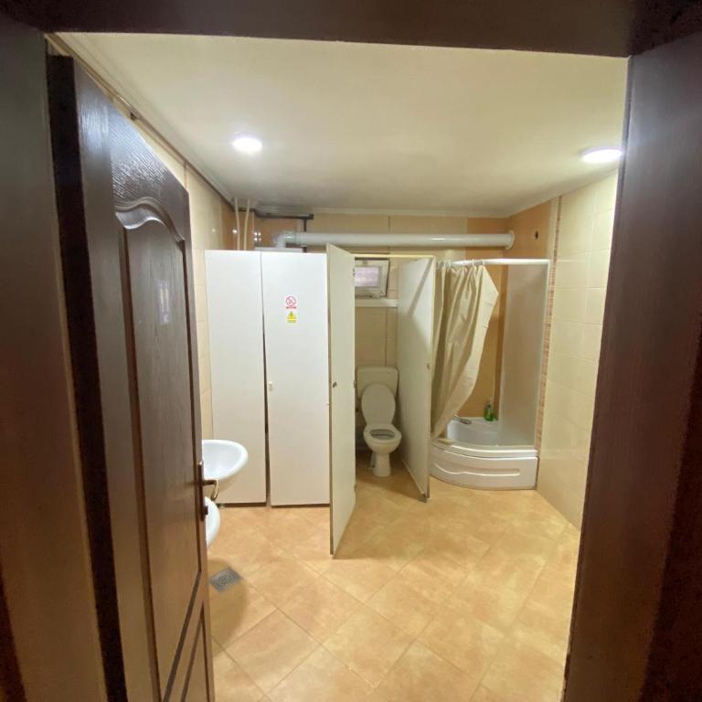 Otoka Hostel - Trokrevetna Soba sa Zajedničkim Kupatilom - 2