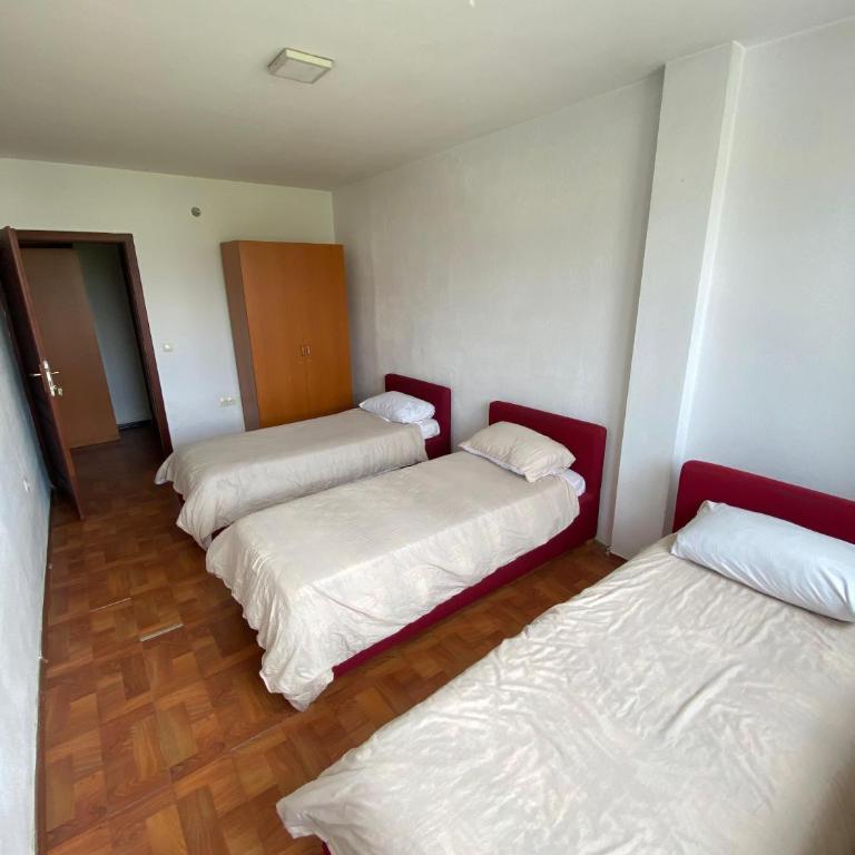Otoka Hostel - Trokrevetna Soba sa Zajedničkim Kupatilom - 3