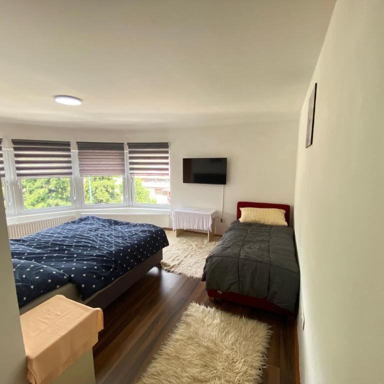 Otoka Hostel - Dvokrevetna Soba sa Bračnim Krevetom i Sopstvenim Kupatilom - 2
