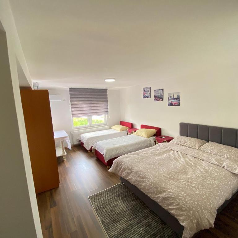 Otoka Hostel - Dvokrevetna Soba sa Bračnim Krevetom i Sopstvenim Kupatilom - 2